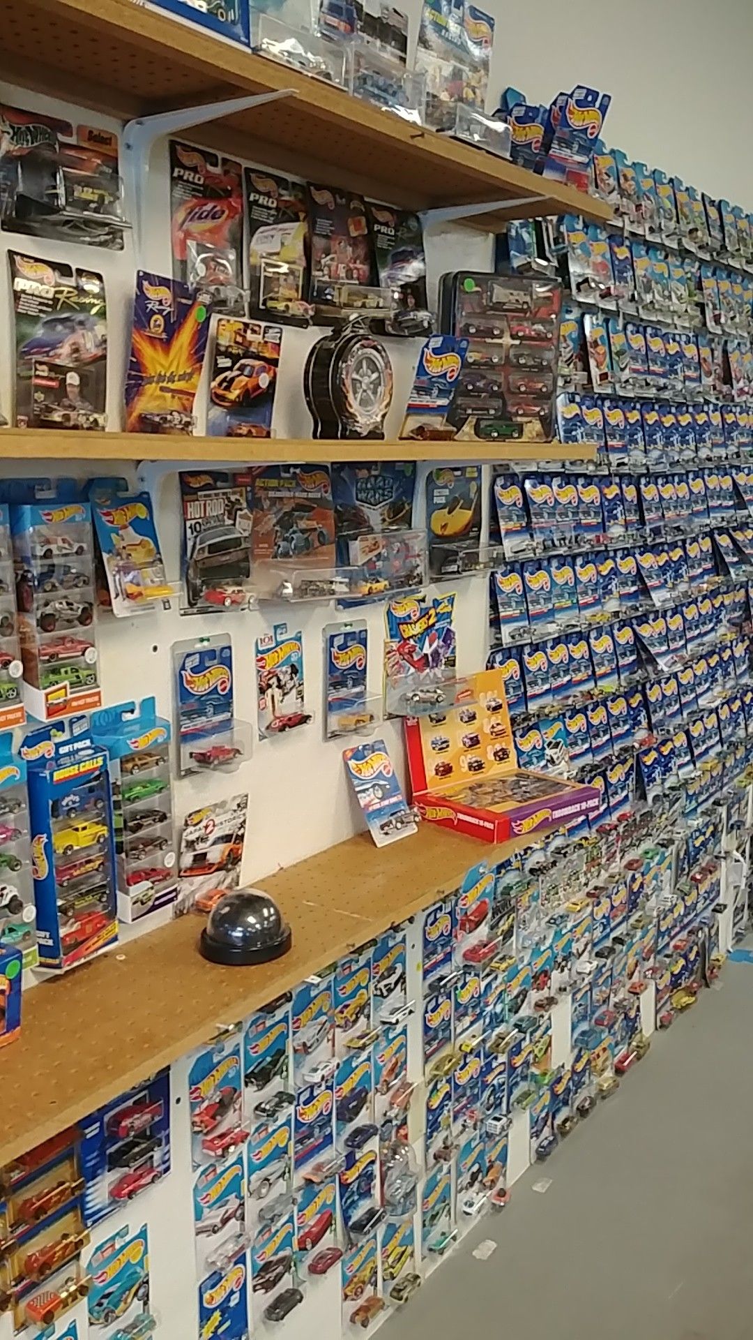 Hot Wheels and other Die Cast cars. Pawn Shop