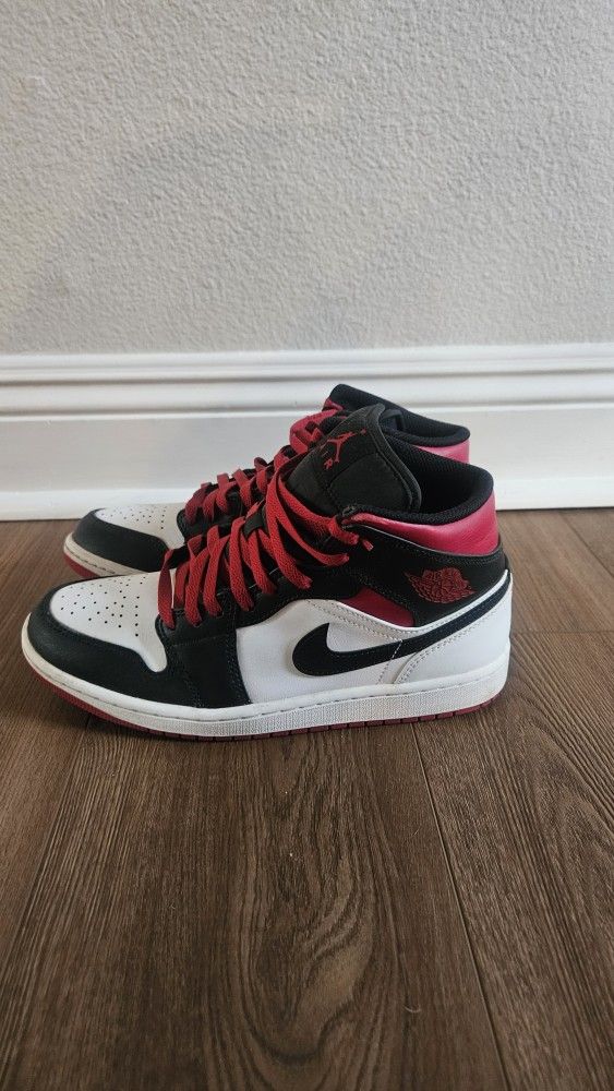 Nike Jordan 1 Mid
