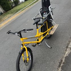 Yuba Cargo Bike W/hamax Child seat, Safety bar, Child padded seat and foot rests