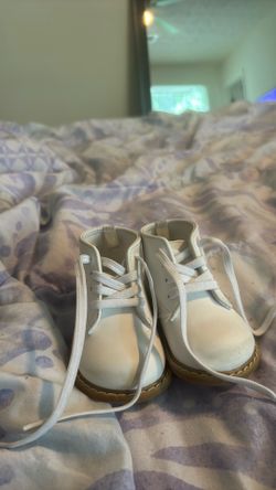 Walking shoes