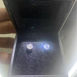 2 carat 14k gold Diamond earrings