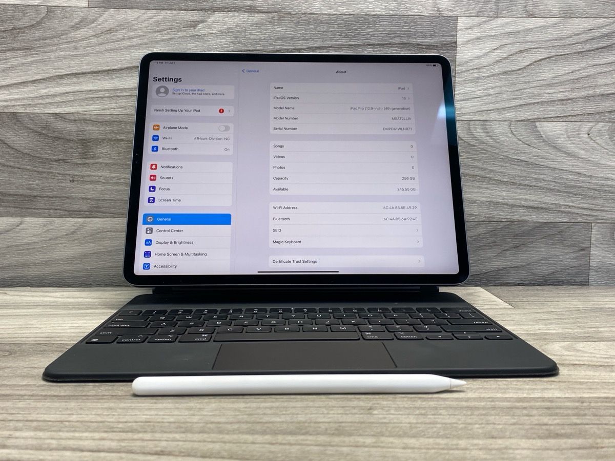 Apple iPad Pro 12.9" (A1D018493)