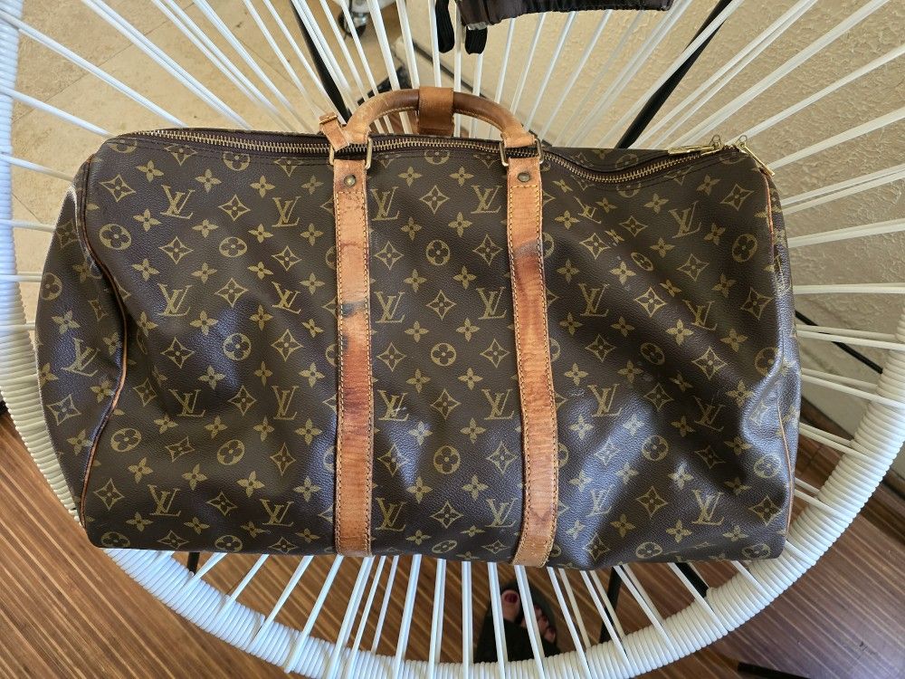 Lv Authentic