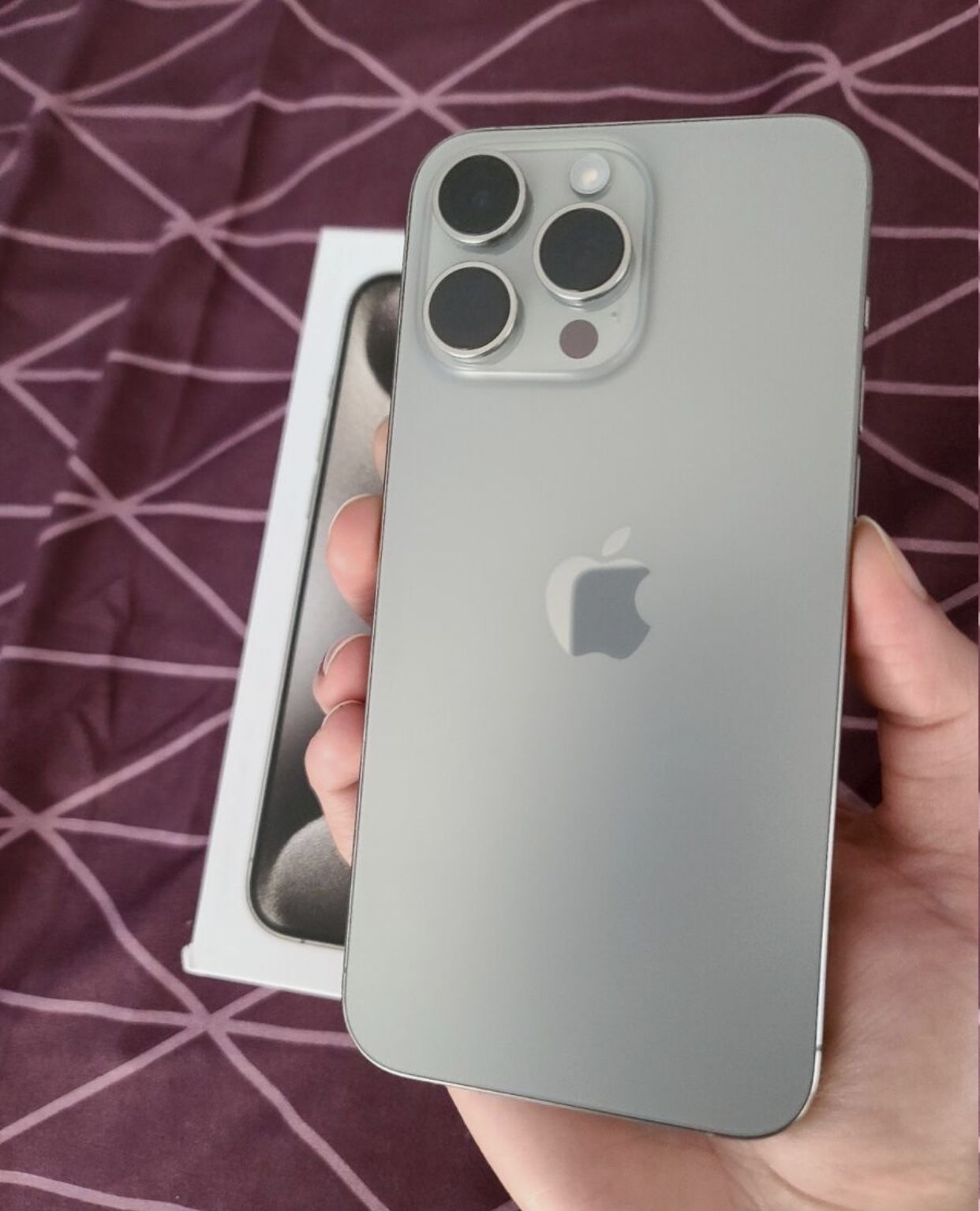 Unlocked Apple iPhone 15 Pro Max 256GB Capacity…