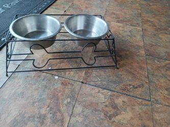 Dog feeding bowls