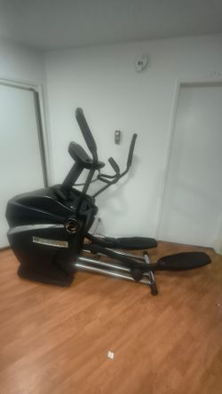 FREE — Octane Q37 Elliptical (Pickup Only)