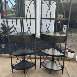2 Corner Shelves