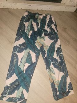 Size small Lounge Pants (only tried on)