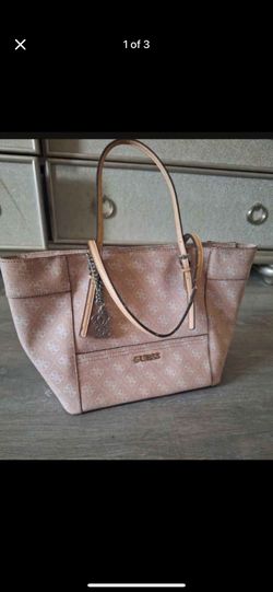 Pink Guess  Purse.     Give Me A Price!!
