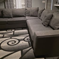 Dark Gray V Style Sectional Great Conditions Pet And Smoke Free Revirsible Cushions Moving Can't Take It / Sofa Buenas CONDICIONES 120"×12" ×44" Wid  