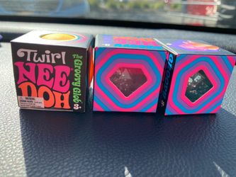 2 Mini jewels 1 mini groovy glow