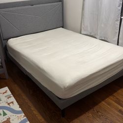 Full Size Bed With Frame 
