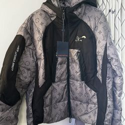 LV PUFFER NEW Size 54