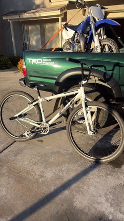 White BMX-Style Bicycle 29”
