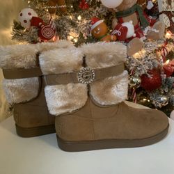 GBG Los Angeles Women's Adlea Cold Weather Winter Boots BROWN 9M Faux Fur