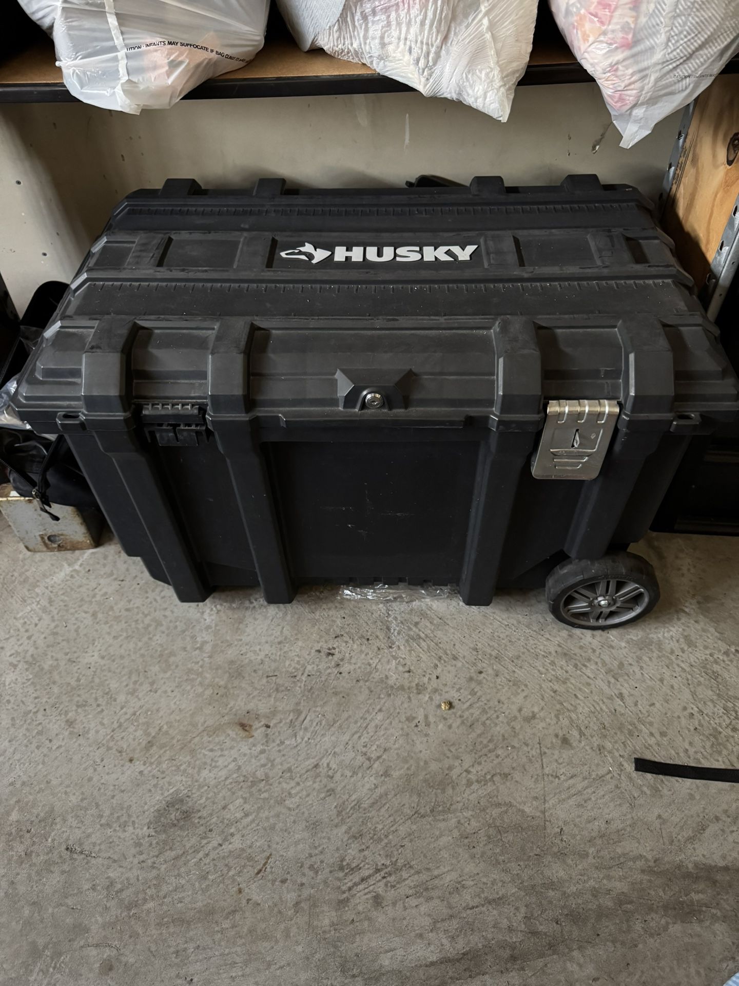LARGE husky Toolbox