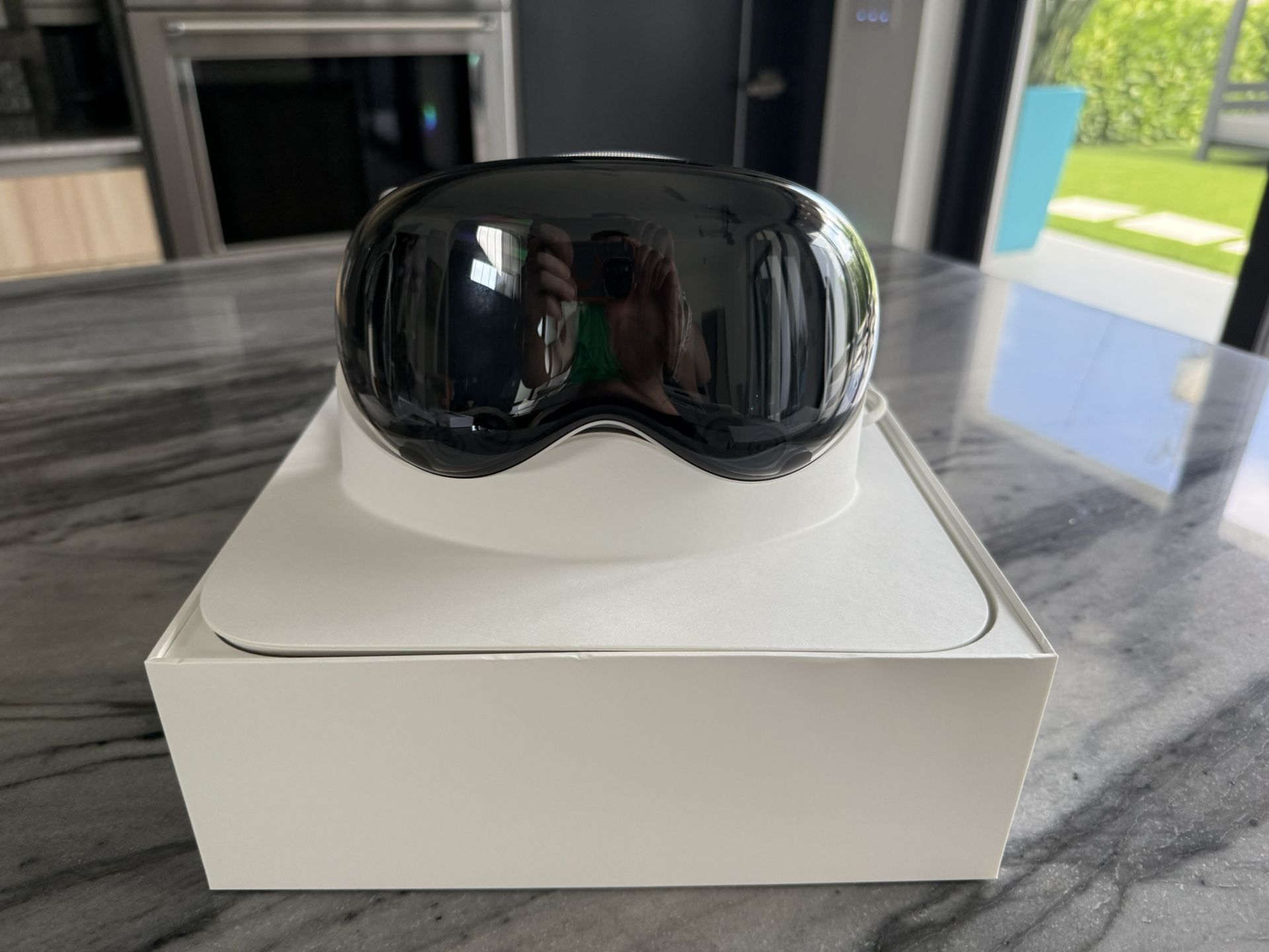 Apple Vision Pro 512GB with AppleCare & Extras