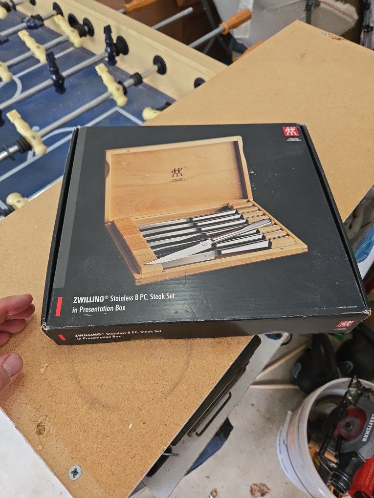 Willing Stainless 8 Piece Steak Set in Presentation Box
