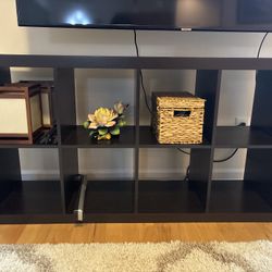 8-Cube Shelf – Can Be Used Horizontally or Vertically