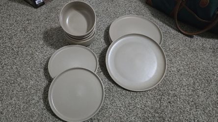 Dinnerware Set