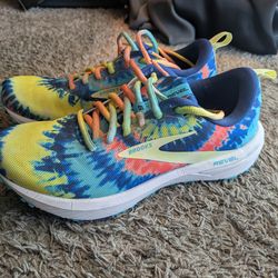 Women's Size 9 Brooks Revel Running Shoes