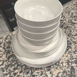 12 Piece plate And Bowl Set 