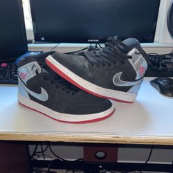 jordan 1 black metallic Silver  size 7.5