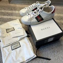 Gucci Ace Sneakers With Bee 