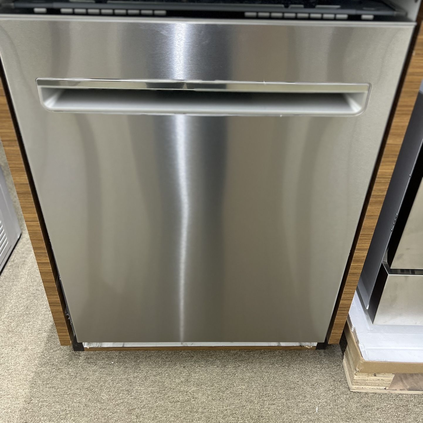 Brama 24” Stainless Steel Built In Dishwasher 