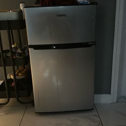 Galanz Mini Fridge W Freezer 