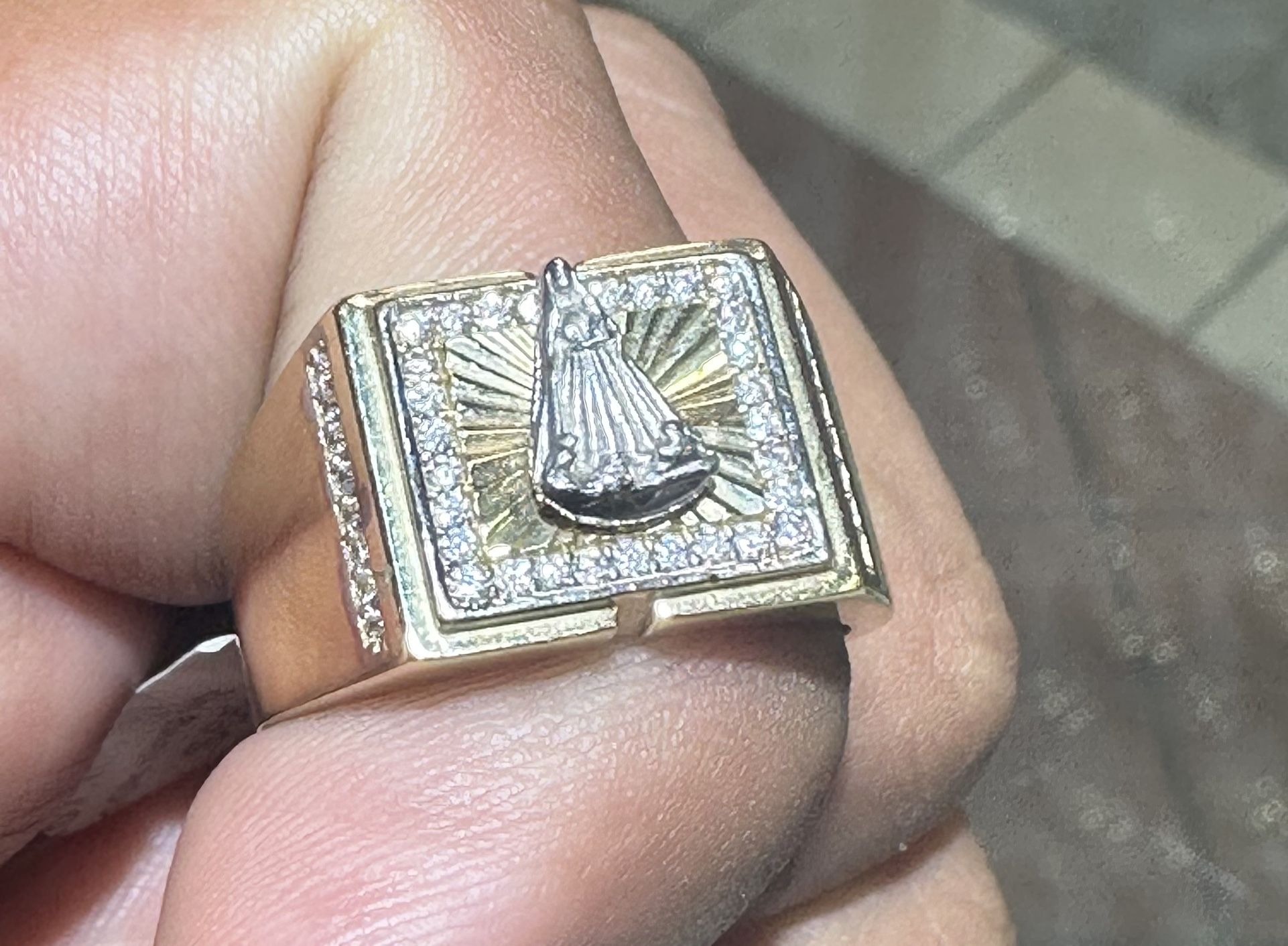 10KT RING VIRGEN SE CARIDAD  YELLOW GOLD 