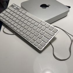 Apple Mac Mini i5 1TB Hard Drive W/ Keyboard