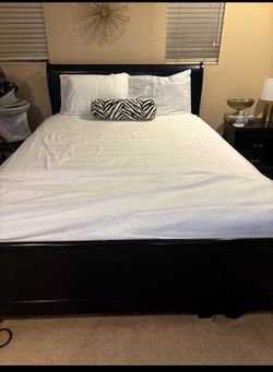 Queen bed and box spring