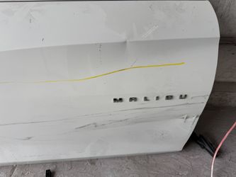 2020 Chevy Malibu Lt Right Front Door
