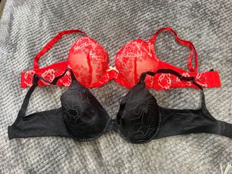 2 Lace Push-Up Bras Red and Black
