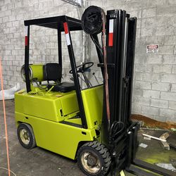 Forklift 