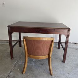 Desk   plus chair 