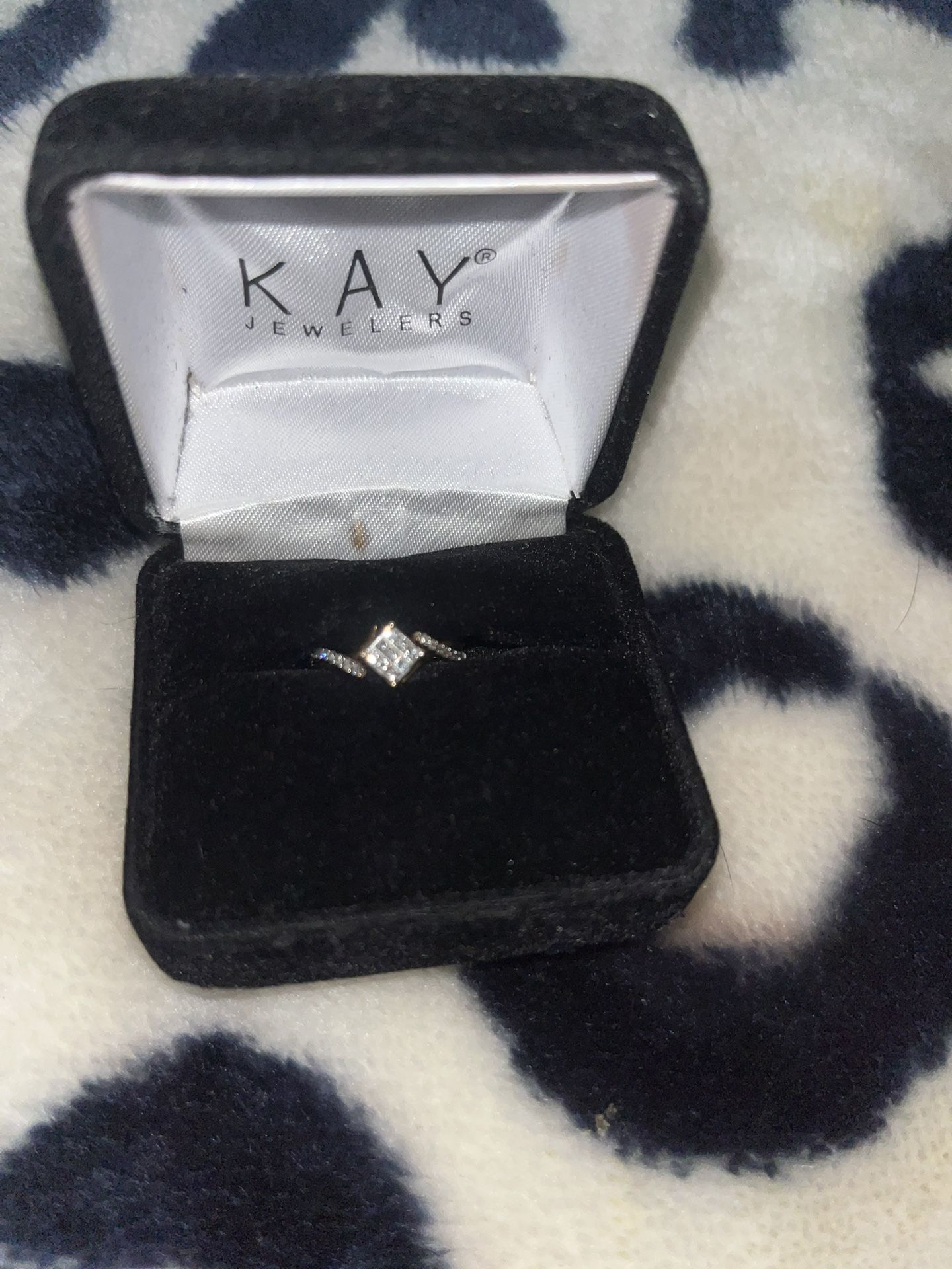 Kay Jewelry Ring Size 4-5