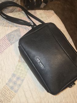 Nine West Crossbody Like New No Flaws Bought Never Used See All Pics