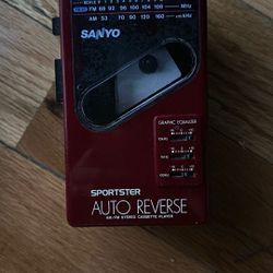 VINTAGE SANYO SPORTSTER  MGR-87 Cassette PLAYER RED WALKMAN AM/FM Radio As Is