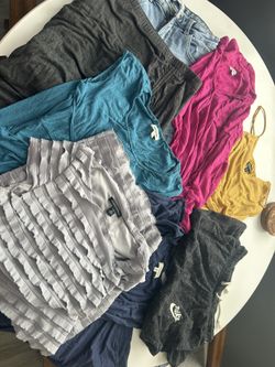 Lots Of Women’s Clothing XS 