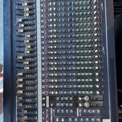 Yamaha Mixer 