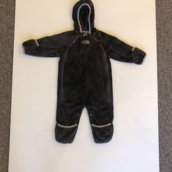 North Face infant Cold Weather Hooded jumpsuit 3-6 Months