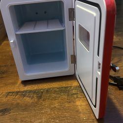 Mini Frigidaire