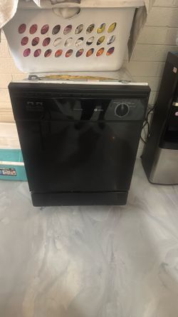 Maytag MDB2400AWT Black Dishwasher – Working Conditionj