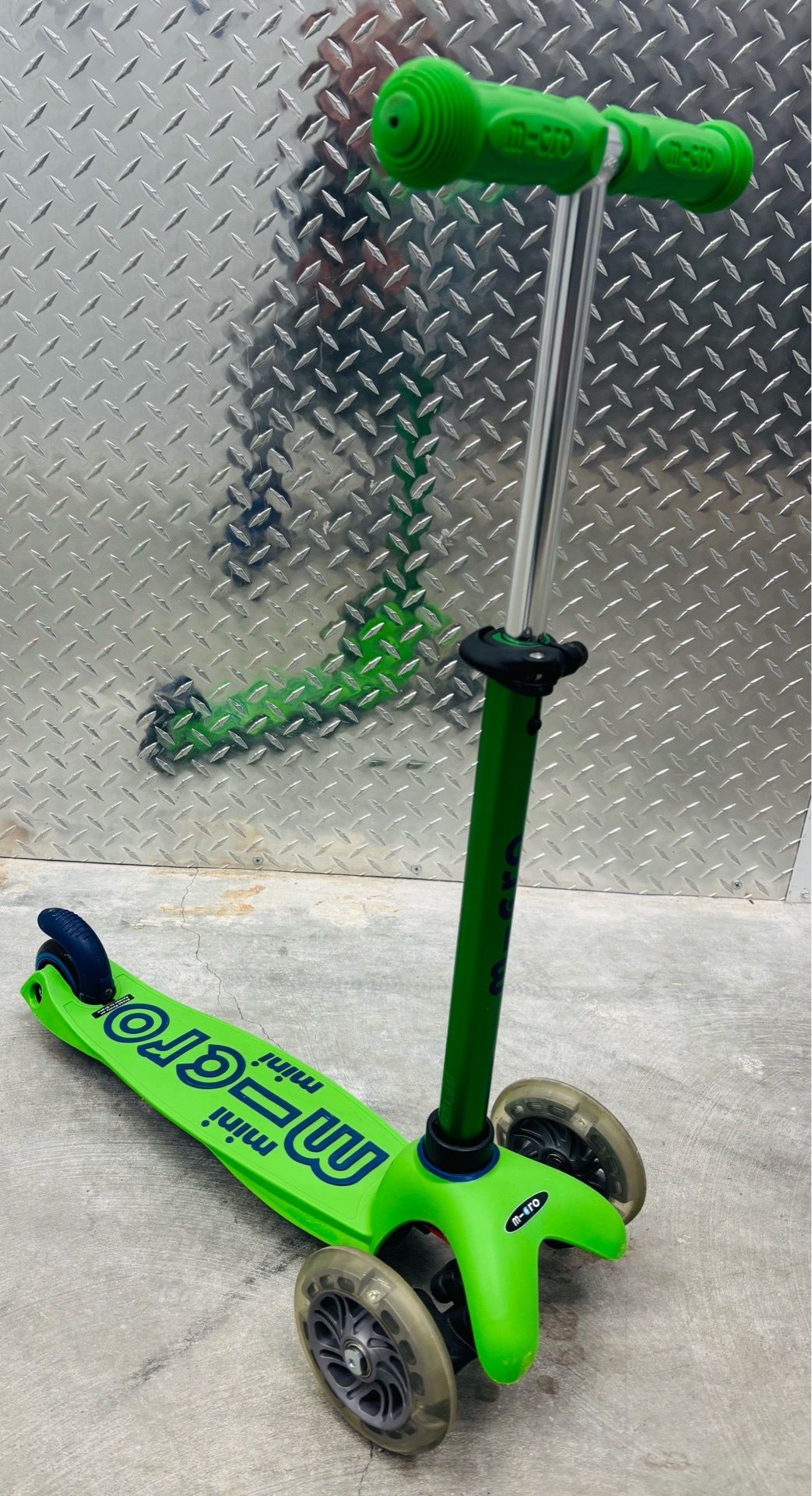 micro mini グリーンスケーター Micro Mini Deluxe Scooter - Green for Sale in New York, NY - OfferUp