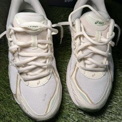 ASICS 