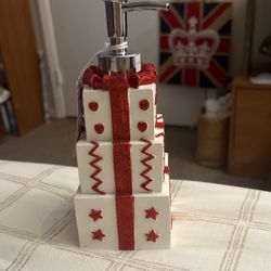 Christmas Soap Pump
