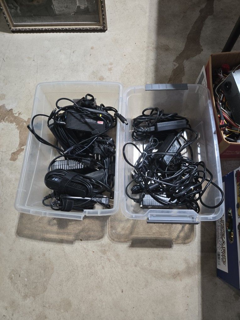 Laptop Power Supplies. Variety