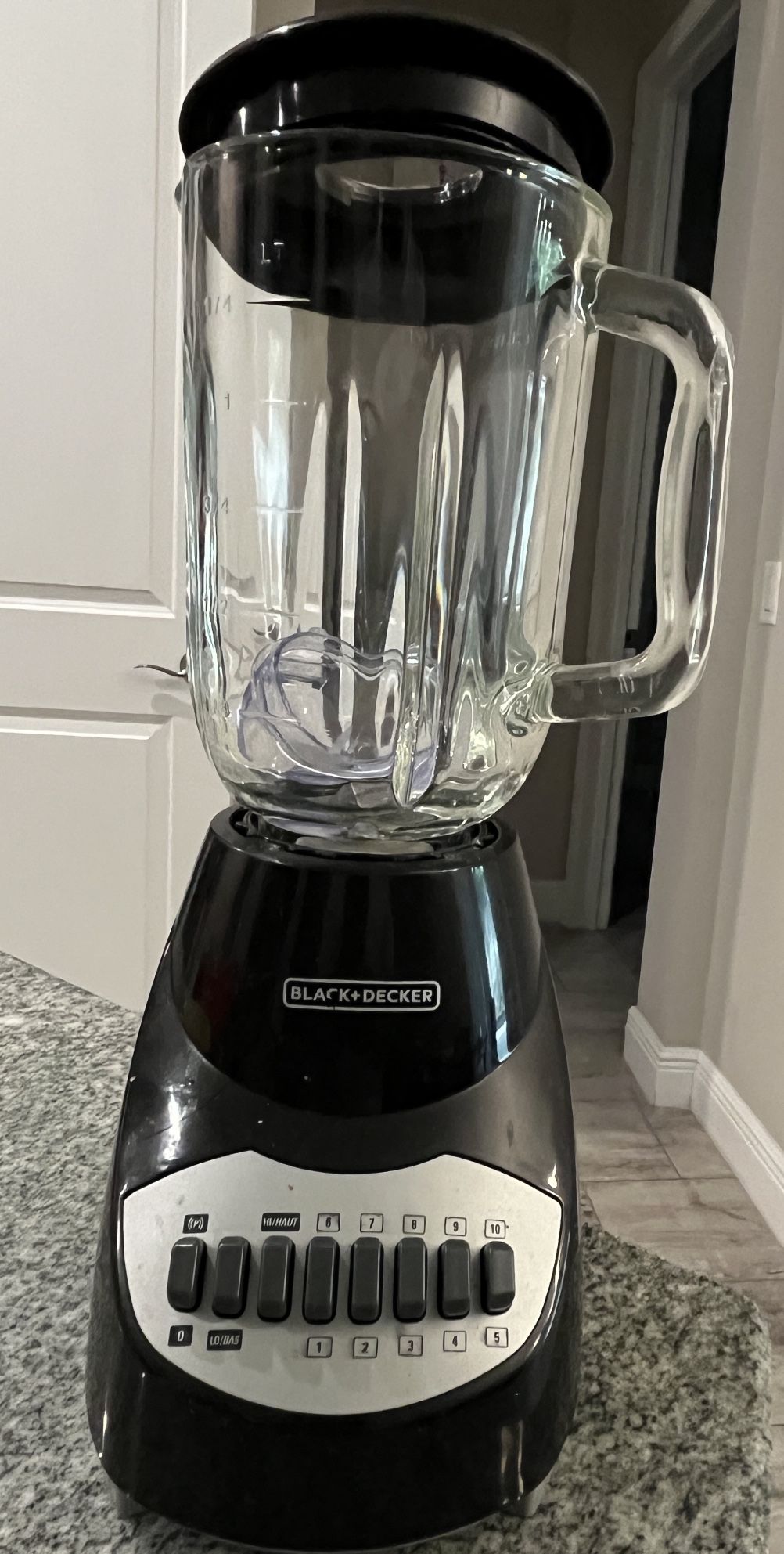 Slow Cooker And Blender 10 Each